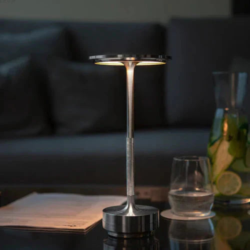 Lampe de bureau ou de chevet rechargeable USB au design moderne
