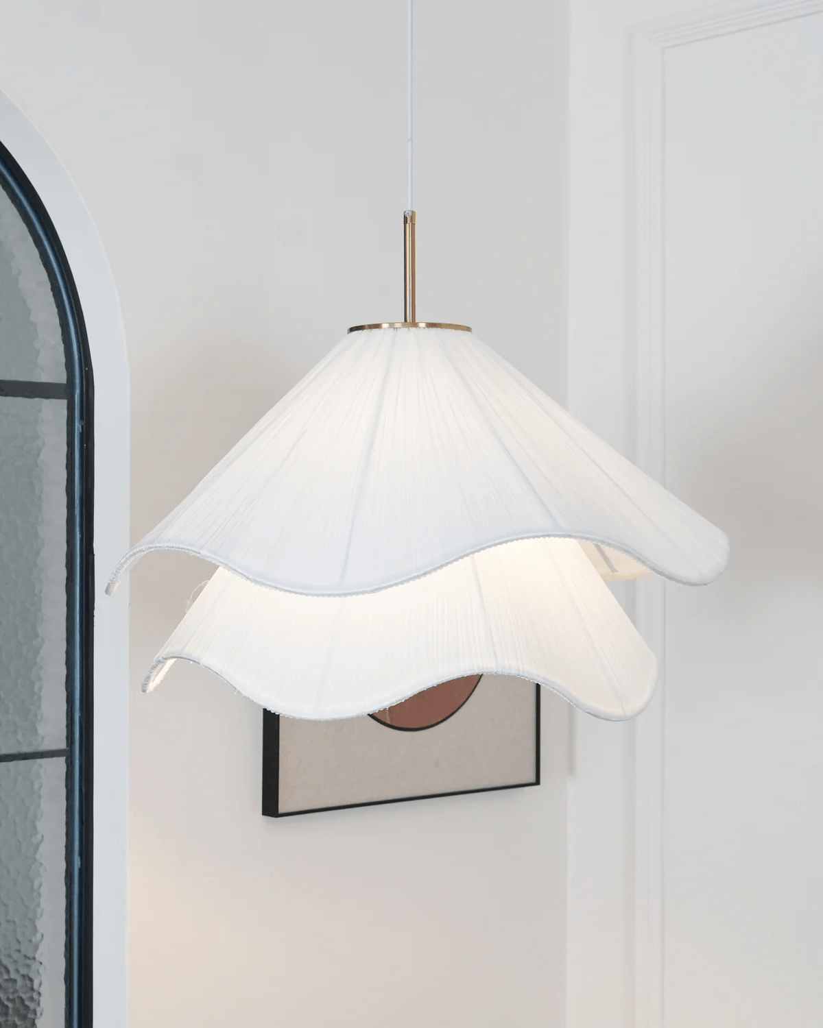Lustră suspendată Florenza cu abajur din material textil și accent petală, lumină caldă 3000K, 30 cm