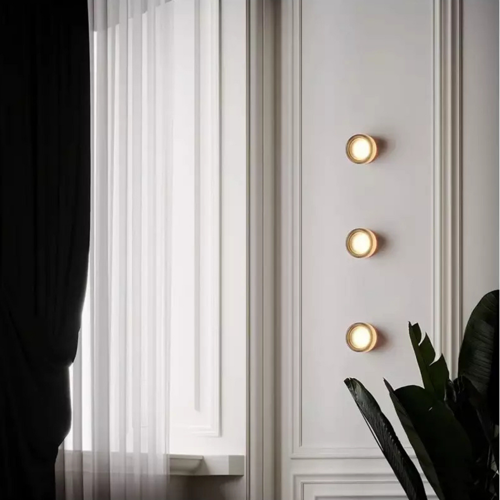 Wandleuchte aus bernsteinfarbenem, getöntem Glas, rund, mit LED | Ormexis