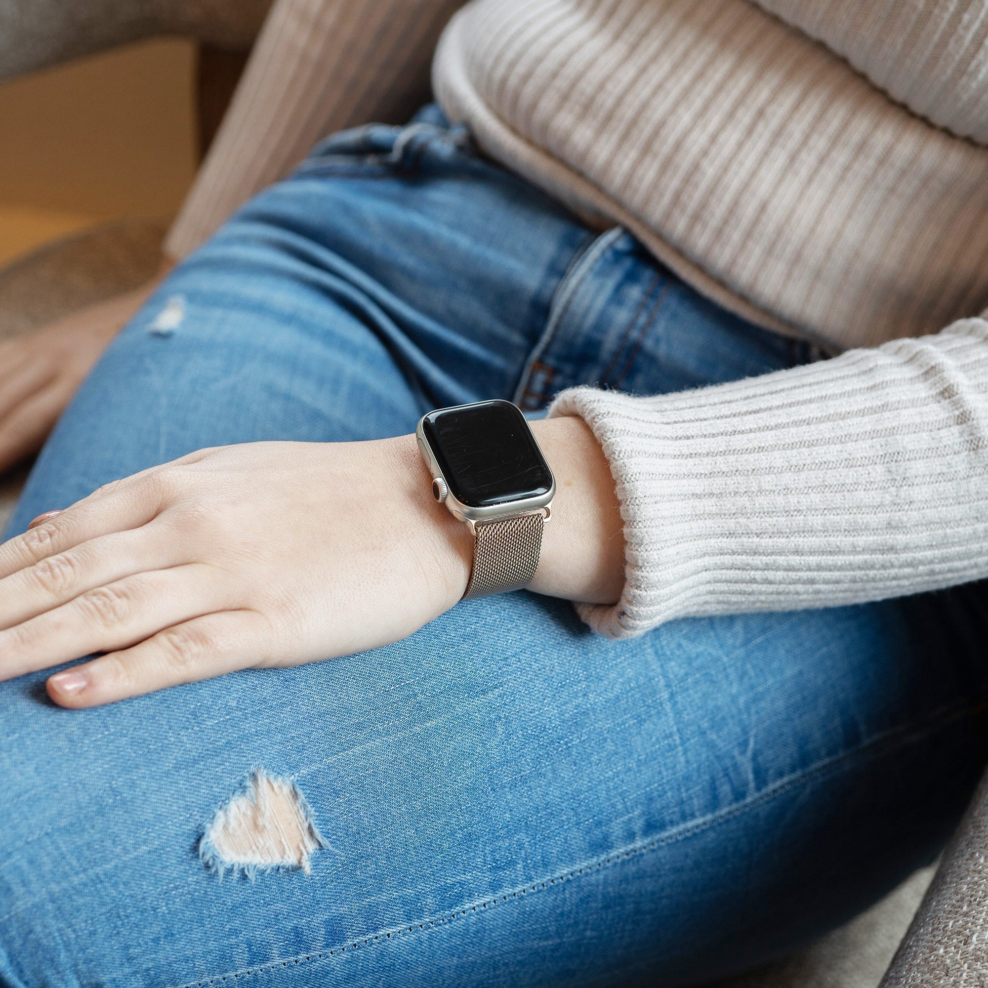 Curea Milanese cu finisaj Champagne pentru Apple Watch Edition