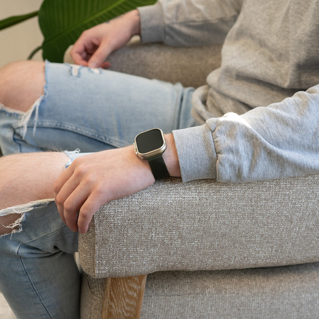 Řemínek Apple Watch ve stylu Milánské smyčky v tmavě zeleném odstínu