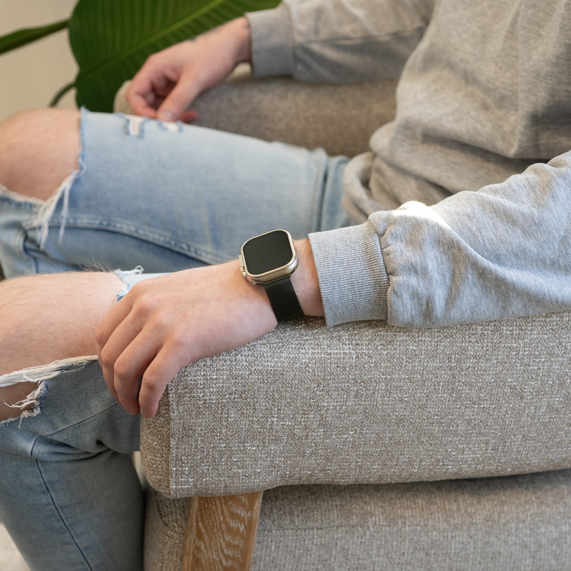 Řemínek Apple Watch ve stylu Milánské smyčky v tmavě zeleném odstínu