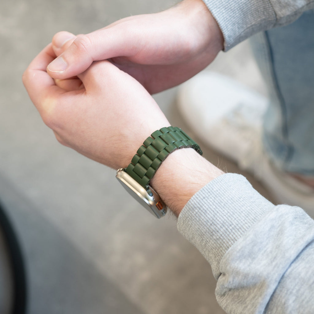 Apple Watch Edelstahlarmband in dunkelgrünem Finish