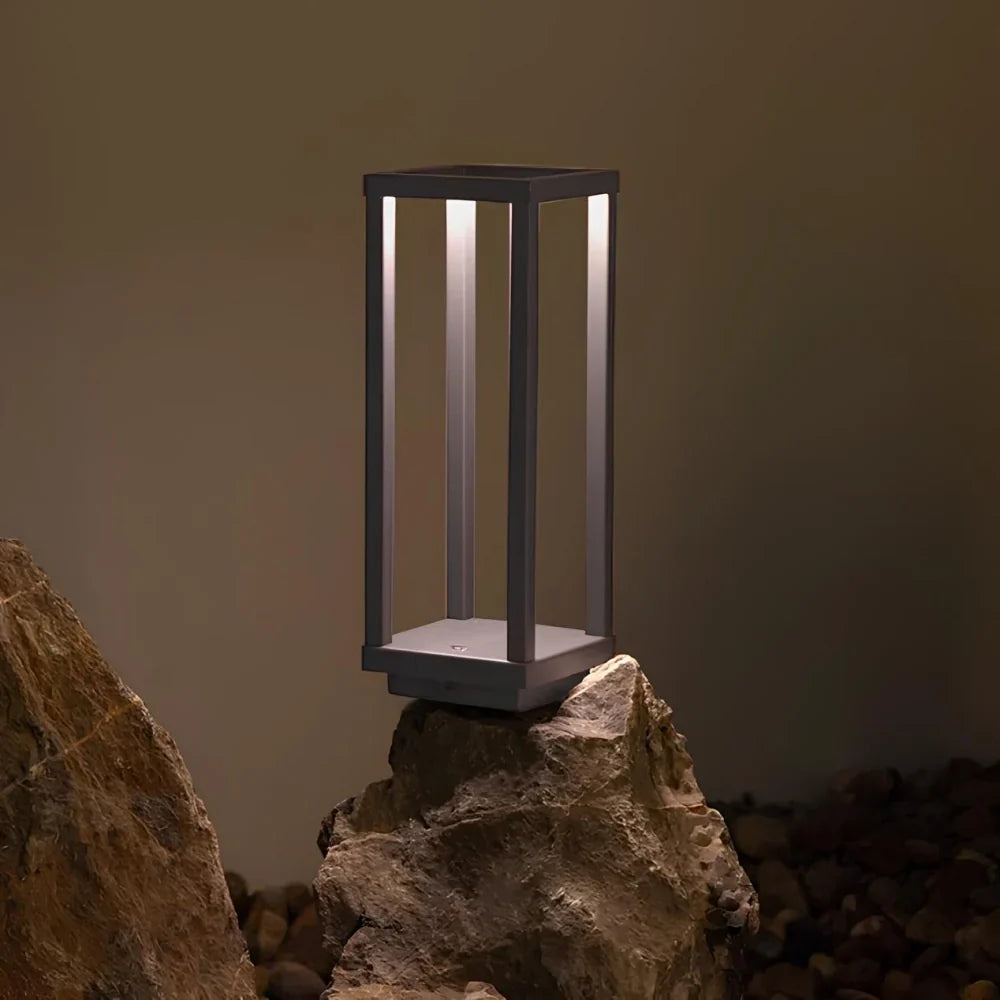 Obelisk Outdoor Column Light | Ormexis