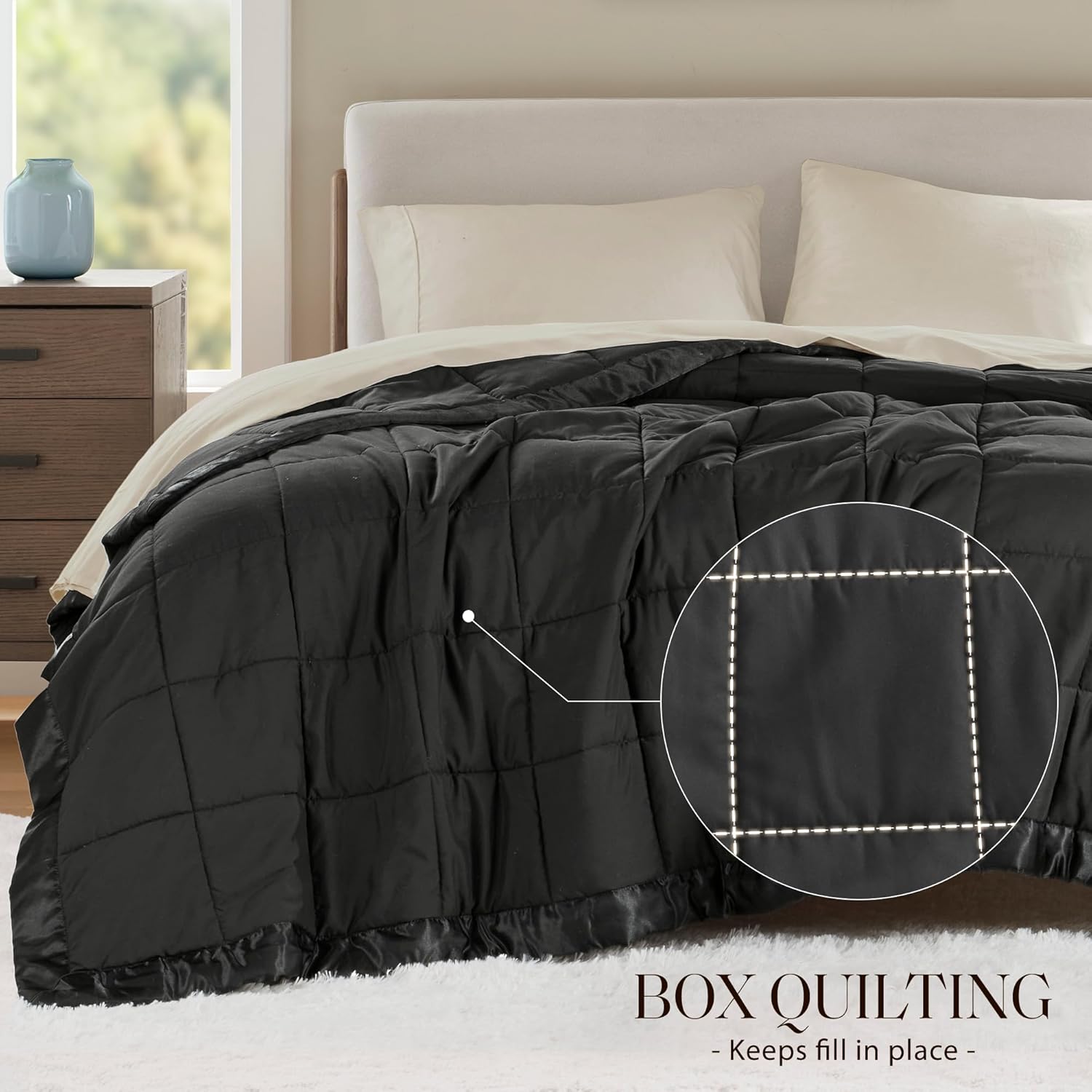 Coperta leggera morbida della collezione Windom con bordo in raso