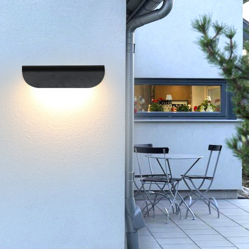 Travera Curve Wall Light | Ormexis