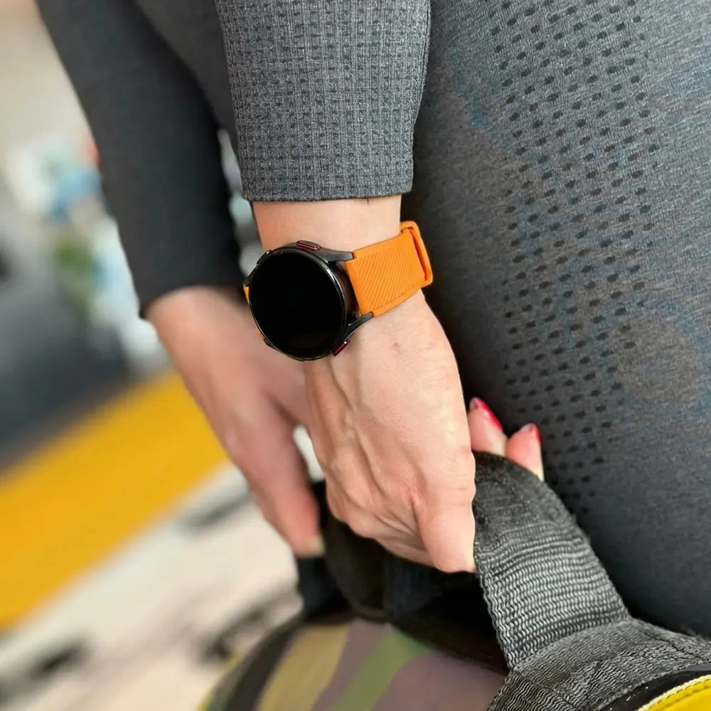 Oranžový silikonový řemínek s přezkou pro Samsung Galaxy Watch 4 Classic 46mm