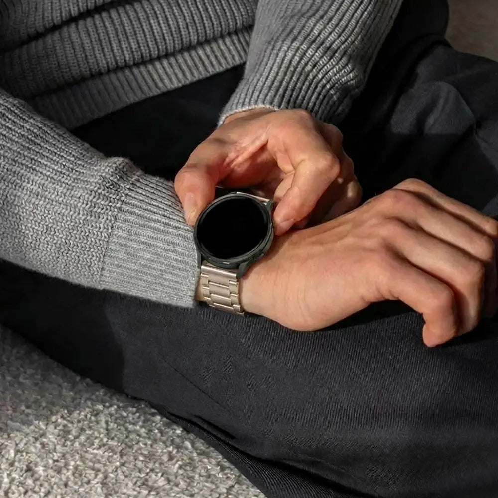 Samsung Galaxy Watch 7 40mm Steel Band With Starlight Finish