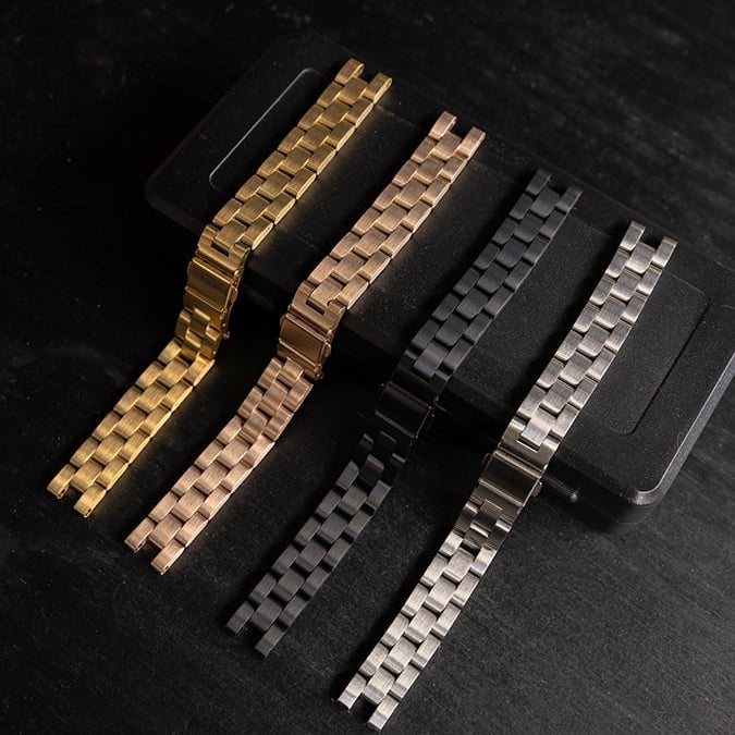Garmin Lily Silberfarbenes Edelstahlarmband, Elegantes Accessoire