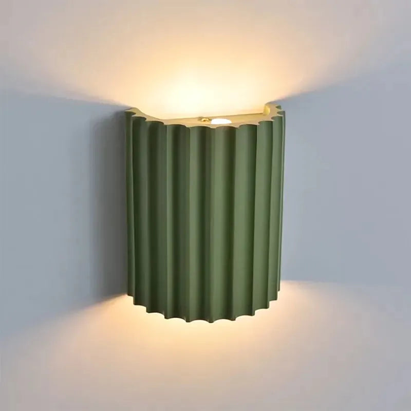 Pleated Ceramic Wall Light | Ormexis