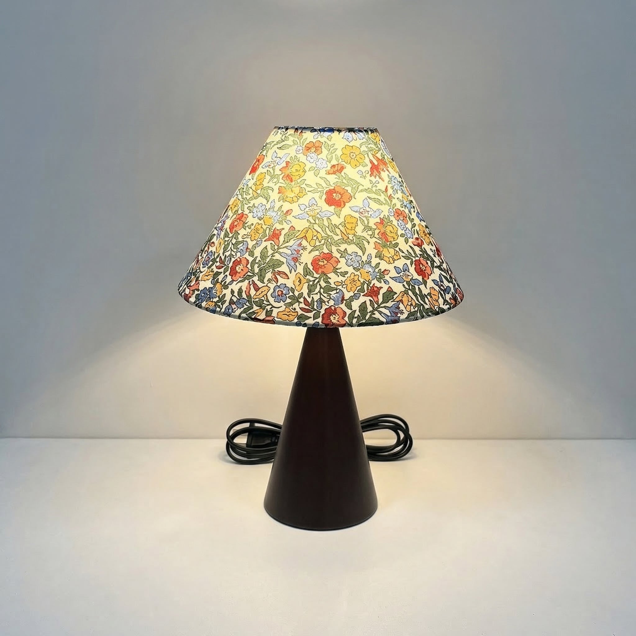 Lampada da tavolo vintage in tessuto | Ormexis