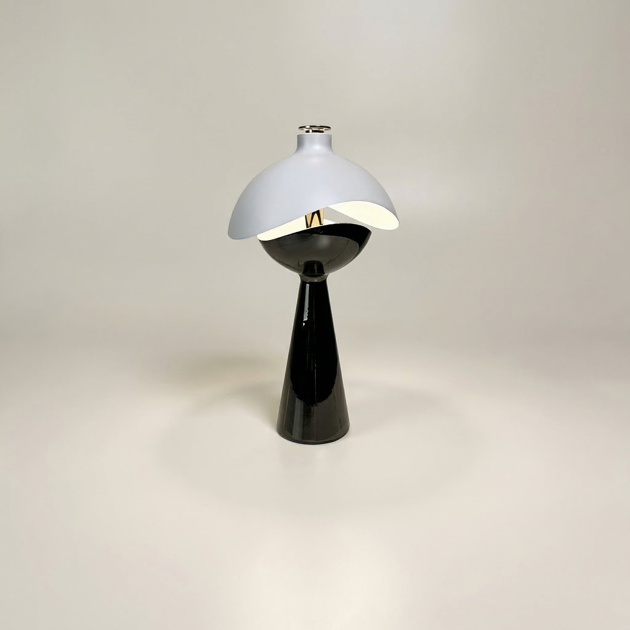 Lámpara de mesa LED recargable de lujo nórdico | Ormexis