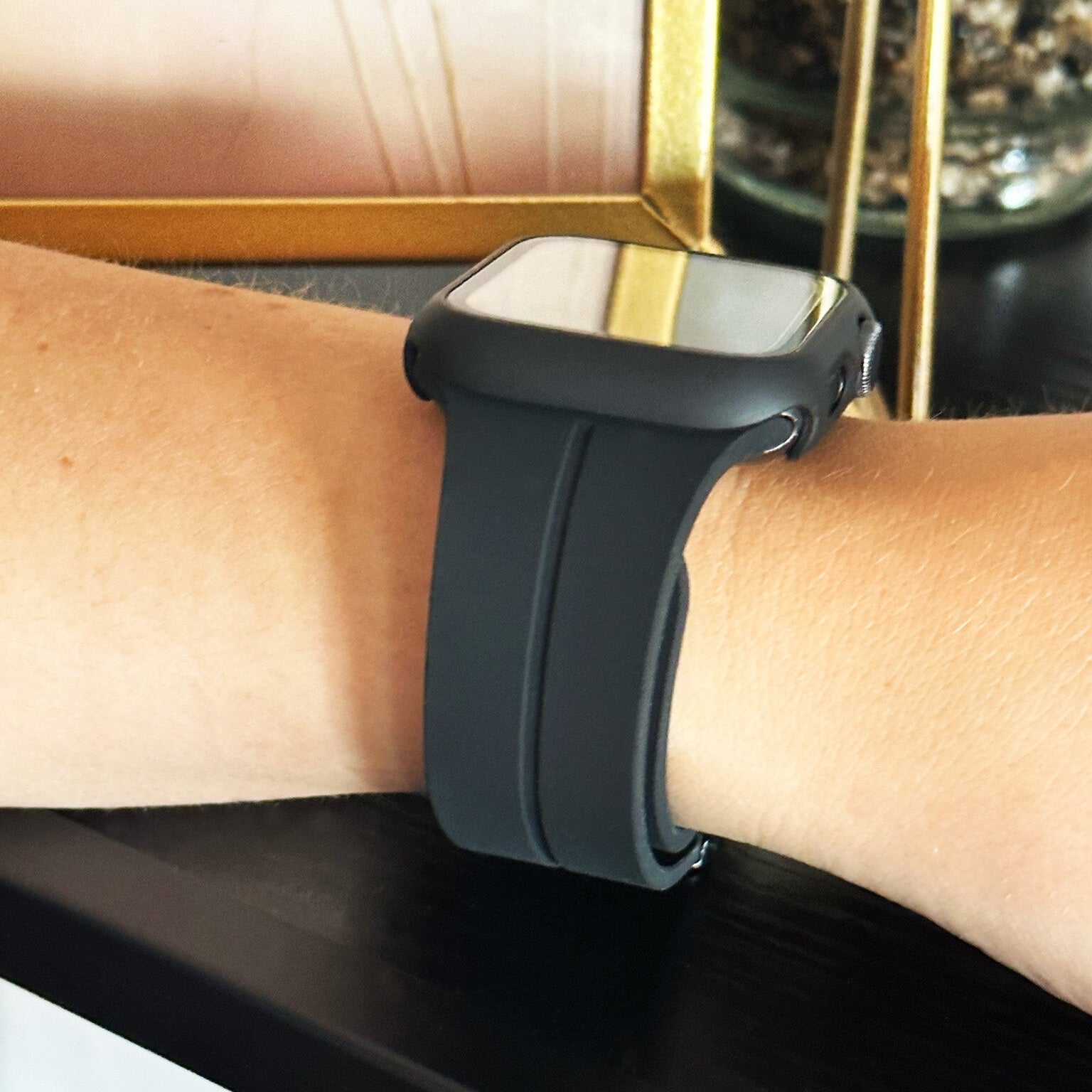 Carcasă de protecție pentru Apple Watch cu capac de sticlă, neagră
