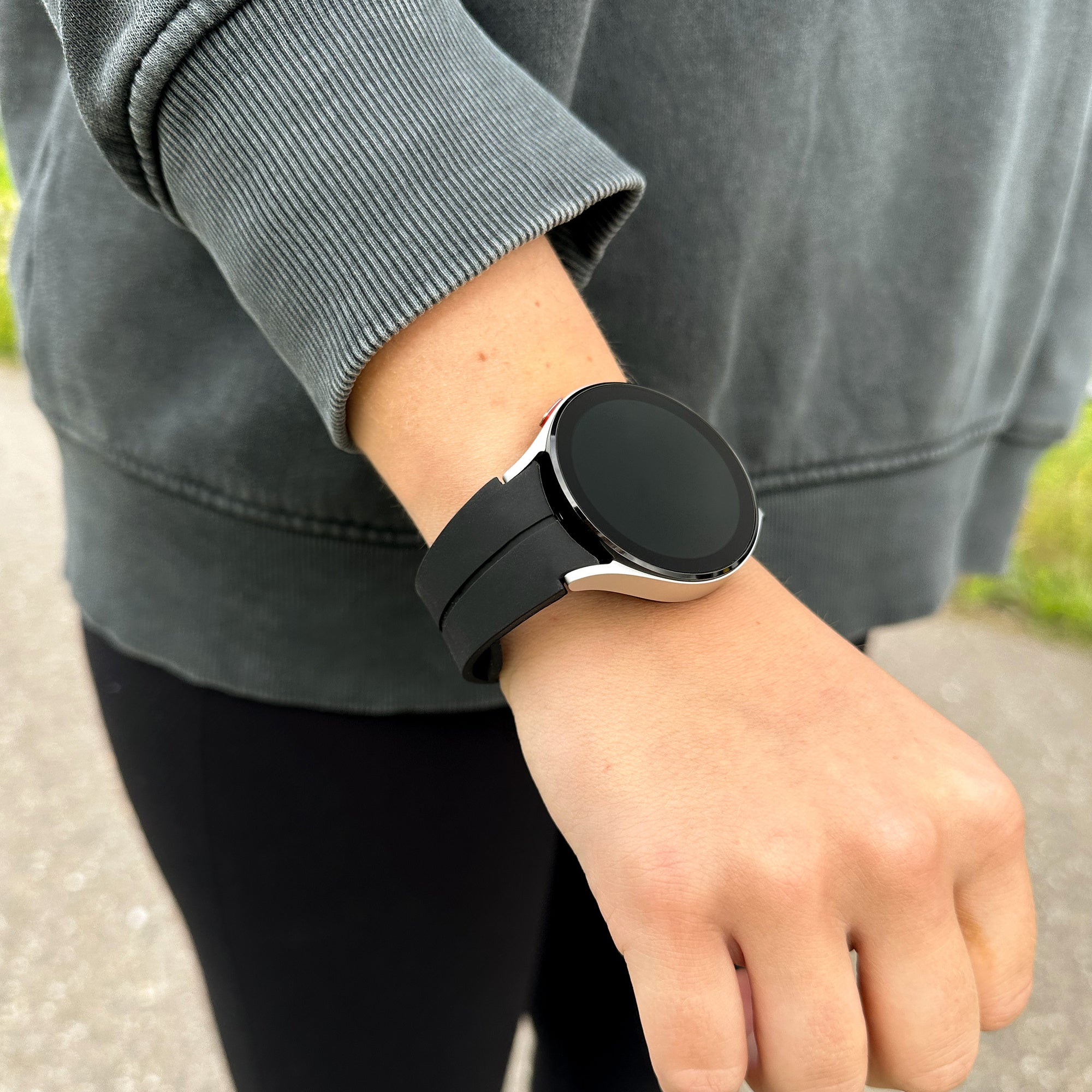Samsung Galaxy Watch 6 Classic 47mm Nero con Cinturino in Silicone e Fibbia a D