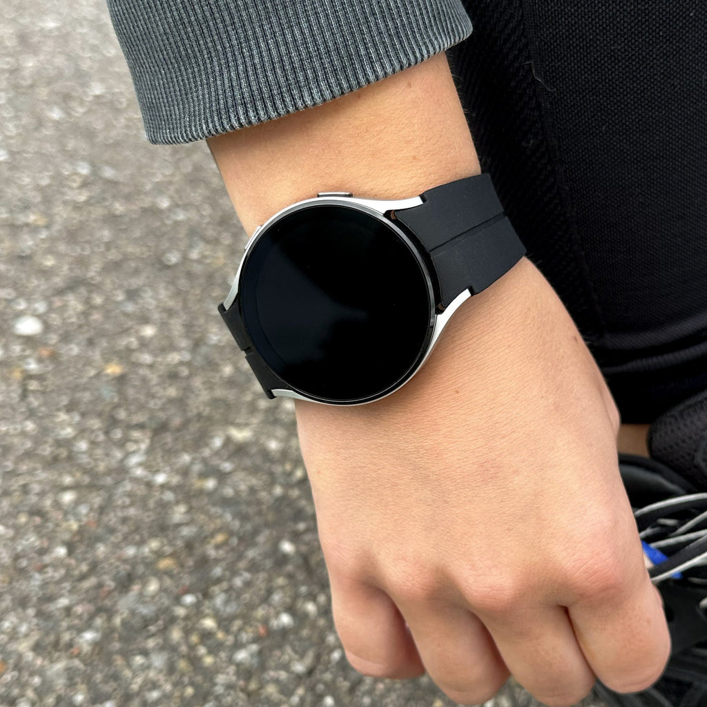 Samsung Galaxy Watch 6 Classic 47mm Nero con Cinturino in Silicone e Fibbia a D