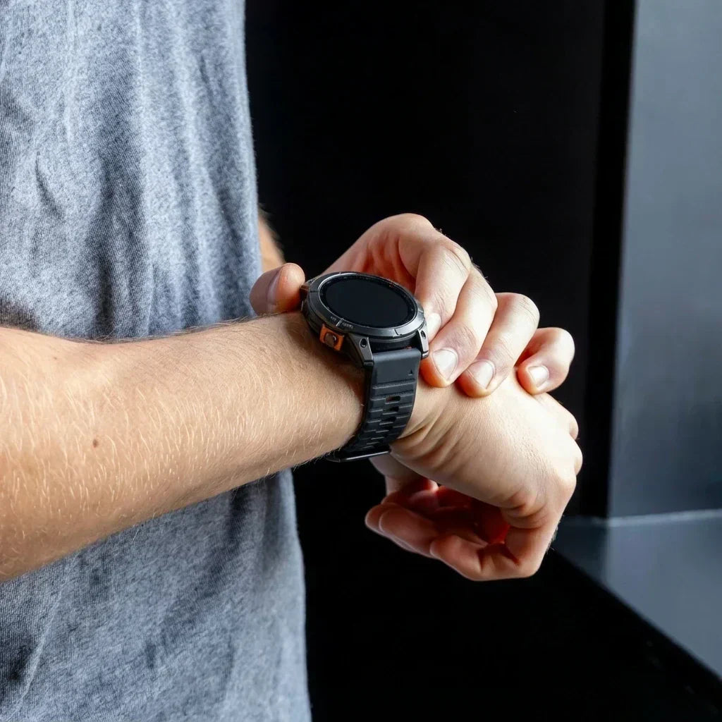 Sportovní řemínek Garmin Fenix 5/6 s přezkou černý a šedý