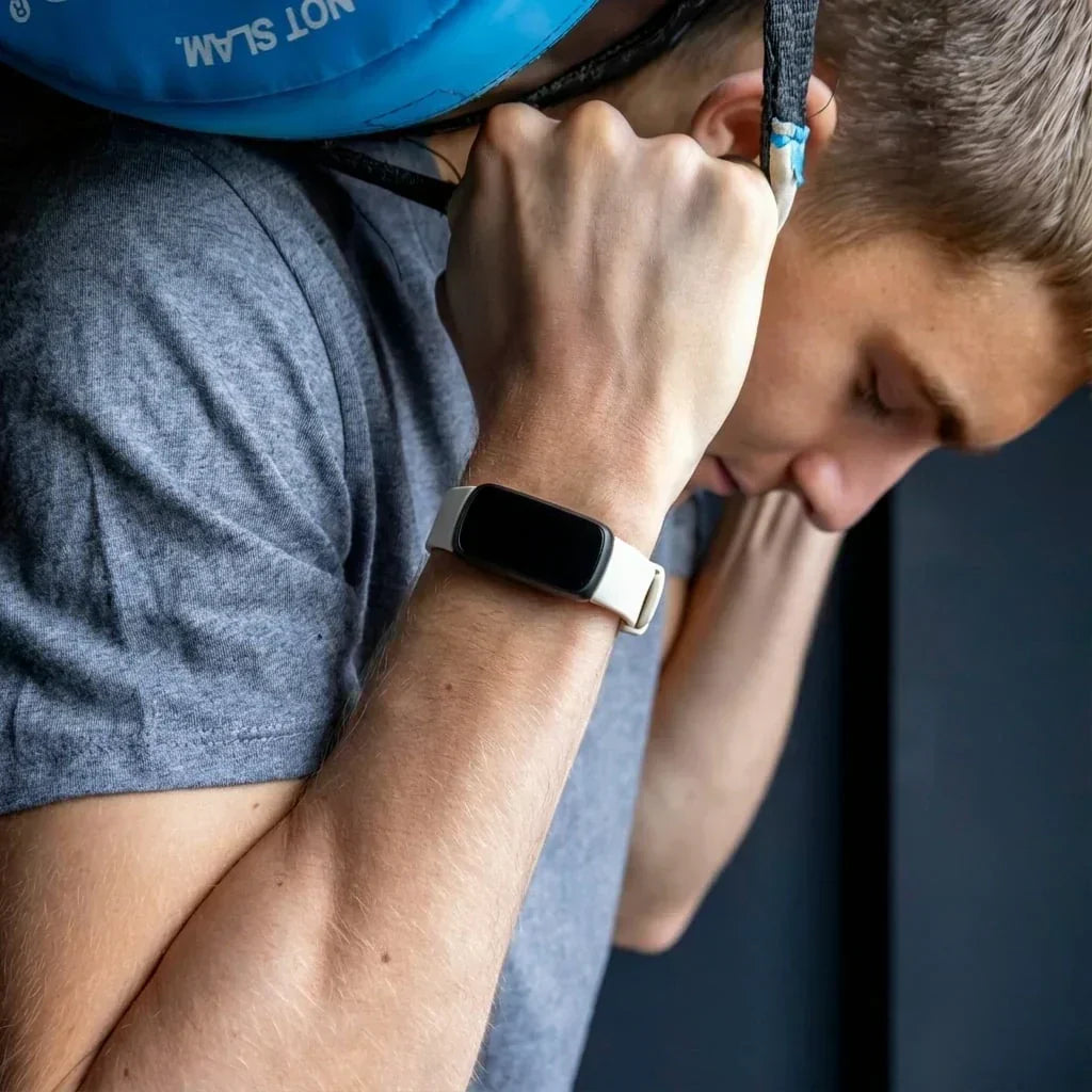 Cinturino di ricambio in silicone color avorio per Fitbit Inspire 3, ideale per l'uso quotidiano