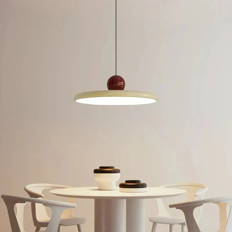 Závěsné skleněné svítidlo Astraeon Bauhaus pro moderní interiéry