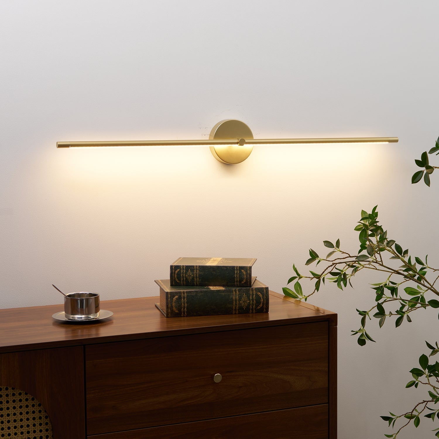 Minimalistische lineare LED-Wandleuchte mit Stab, doppelseitige Wandleuchte in Schwarz und Gold | Ormexis