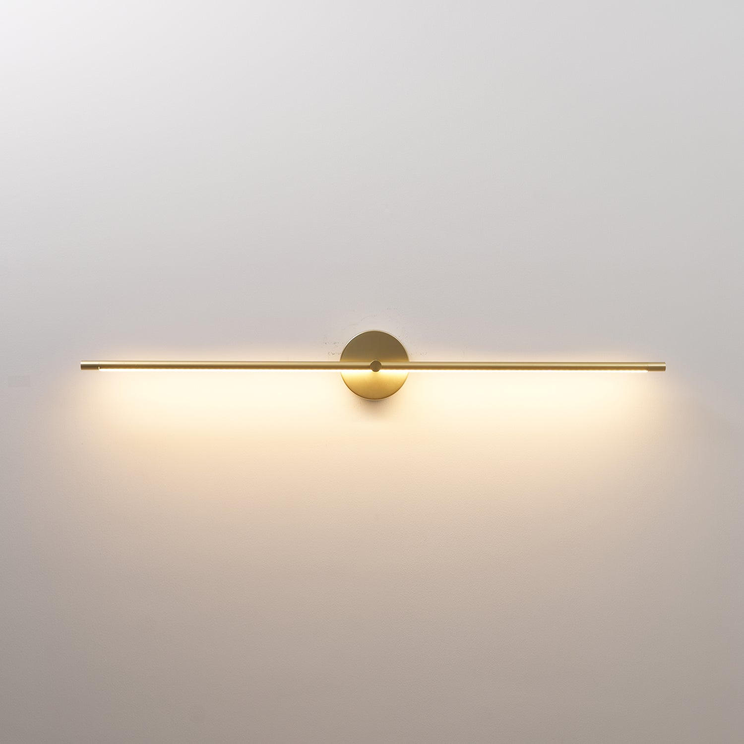 Minimalistische lineare LED-Wandleuchte mit Stab, doppelseitige Wandleuchte in Schwarz und Gold | Ormexis