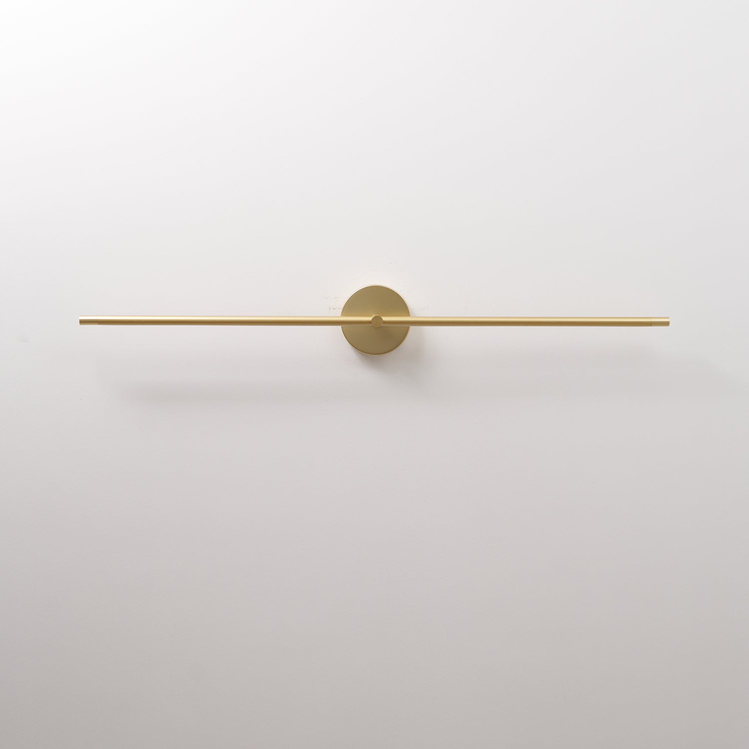 Minimalistische lineare LED-Wandleuchte mit Stab, doppelseitige Wandleuchte in Schwarz und Gold | Ormexis