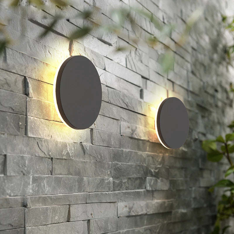 Aplique LED minimalista redondo y cuadrado para exterior, en blanco y negro | Ormexis
