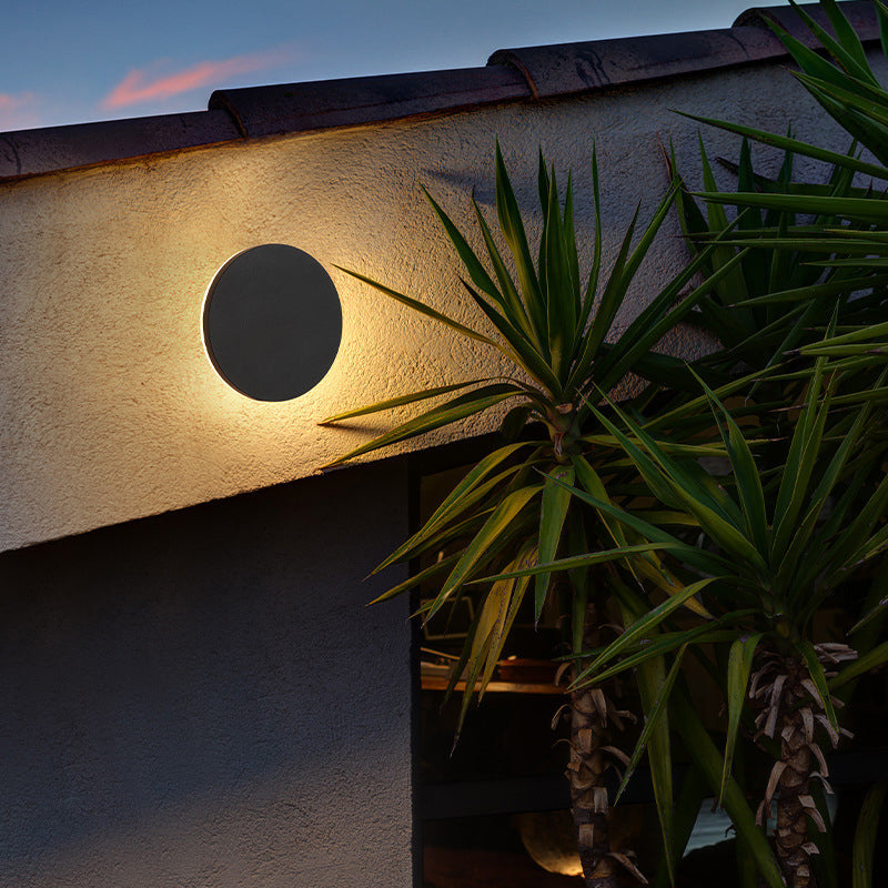 Aplique LED minimalista redondo y cuadrado para exterior, en blanco y negro | Ormexis