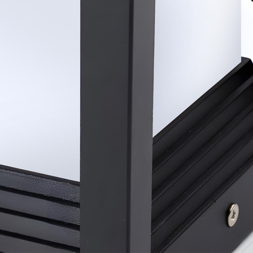 Luminária de poste minimalista com moldura geométrica | Ormexis