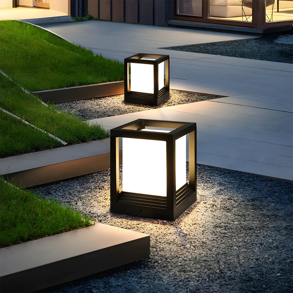 Luminária de poste minimalista com moldura geométrica | Ormexis