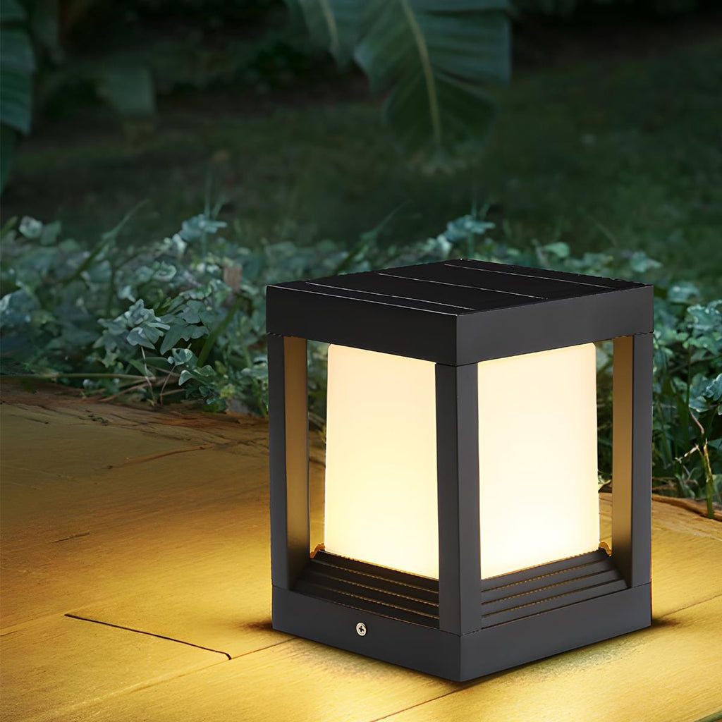 Luminária de poste minimalista com moldura geométrica | Ormexis