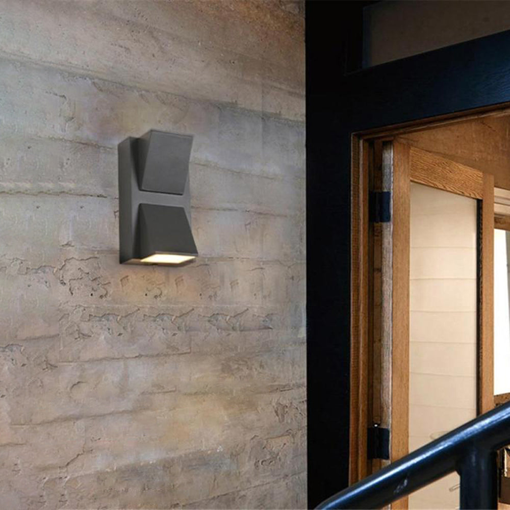 Moderne svart LED-vegglampe for utendørsbruk | Ormexis