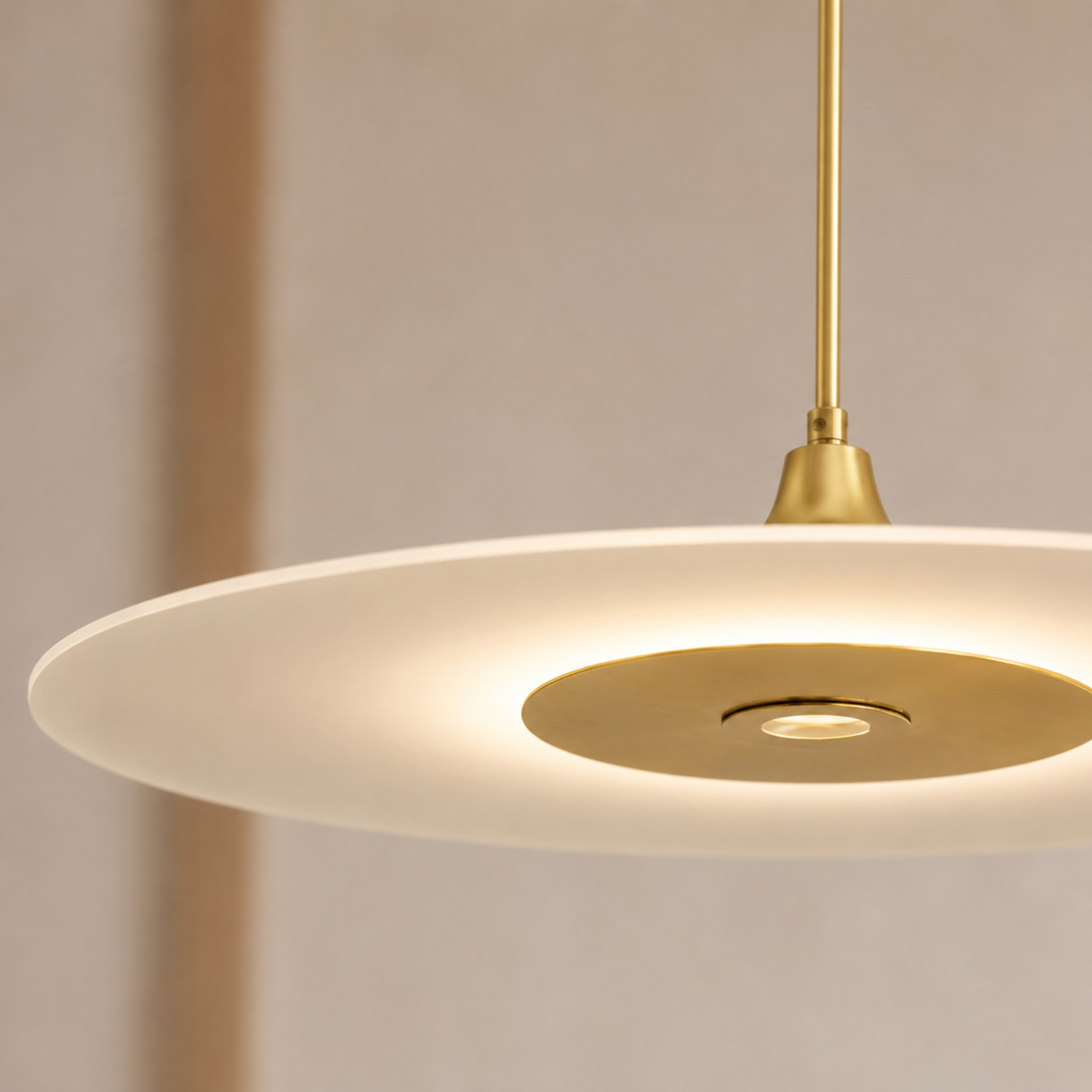 Moderní minimalistické ploché závěsné LED svítidlo v černé nebo zlaté barvě | Ormexis