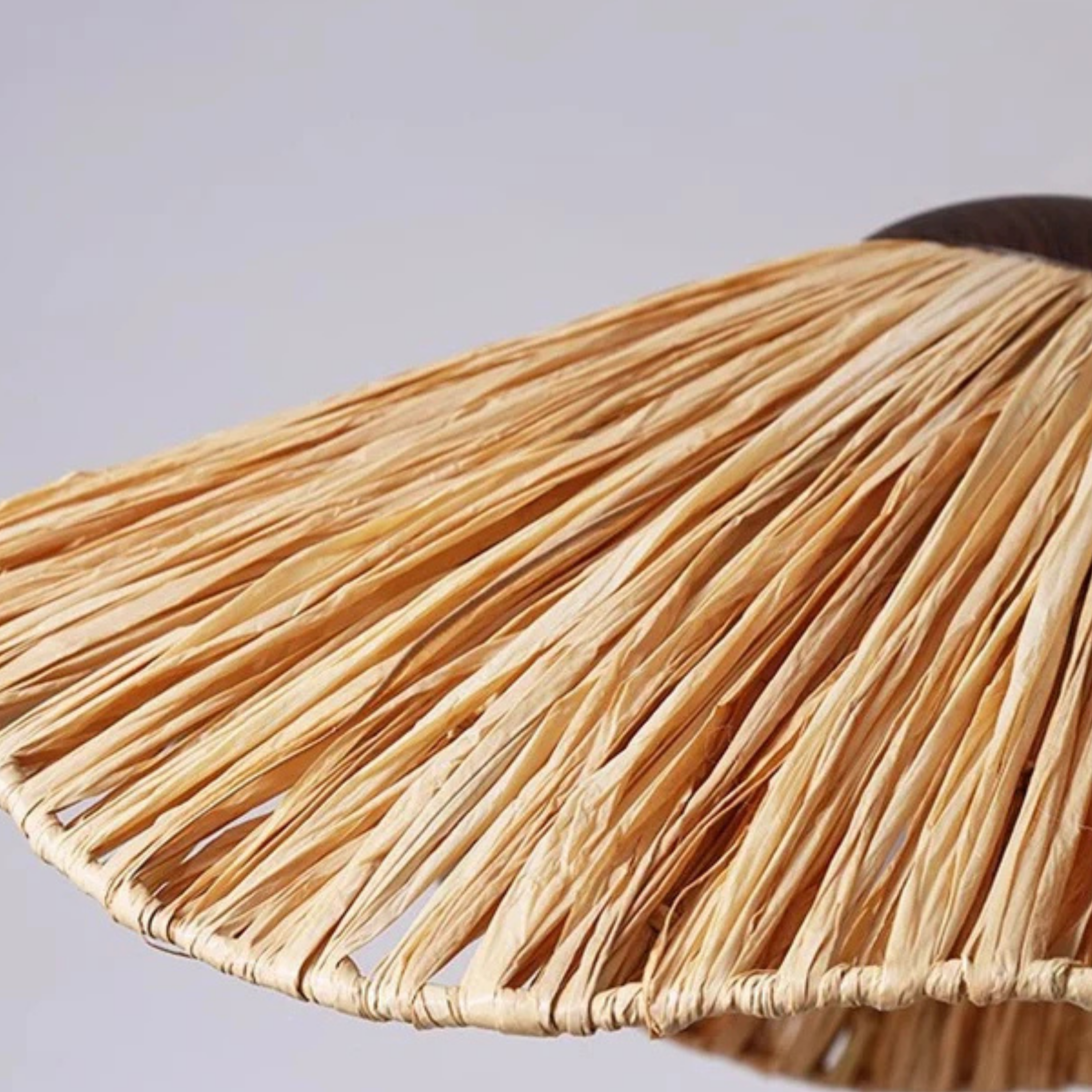 Lampă suspendată cu abajur din iarbă împletită, în stil boho natural | Ormexis