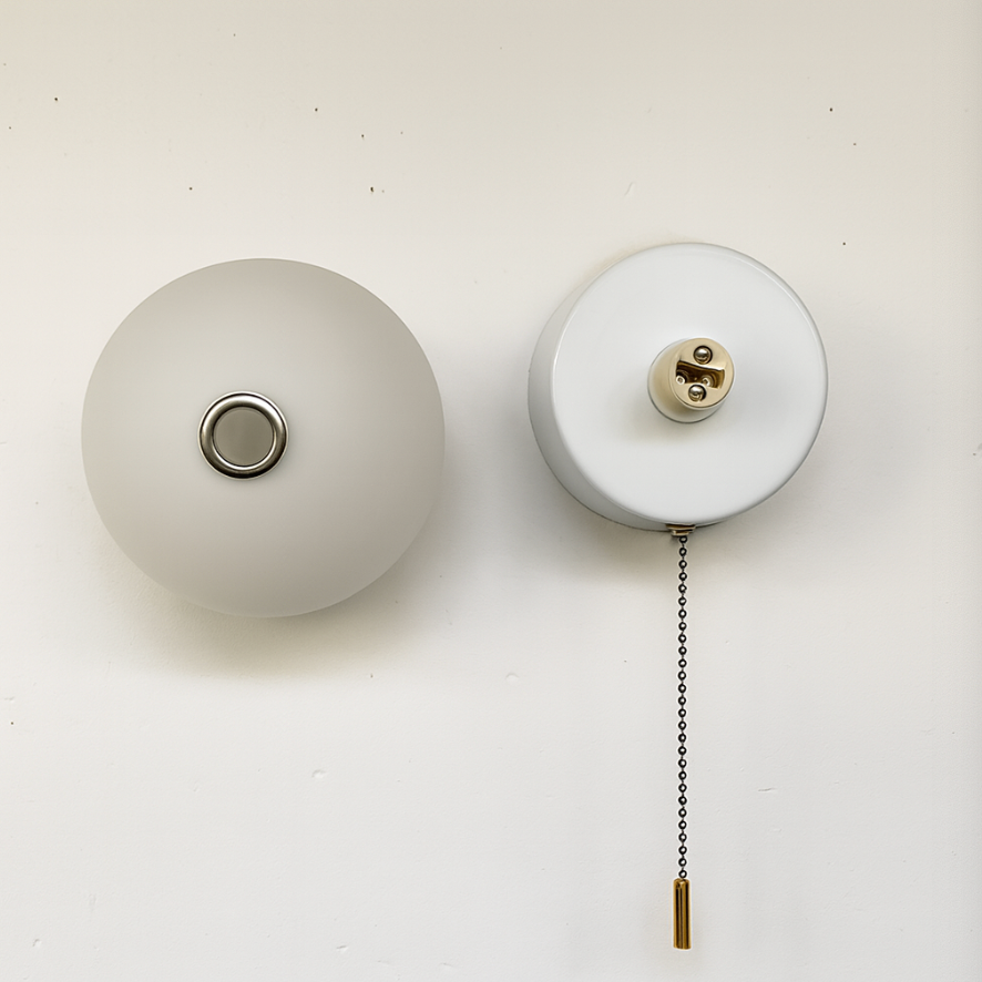 Nástěnné LED svítidlo Nordic Frosted Glass Globe s tahacím lankem | Ormexis