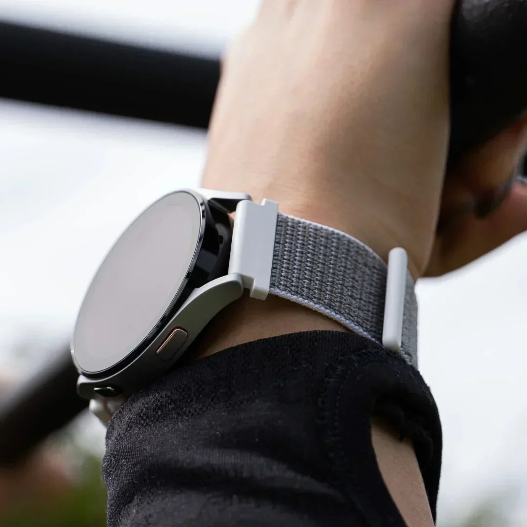 Šedý nylonový řemínek pro náhradní pás Garmin Venu 2s