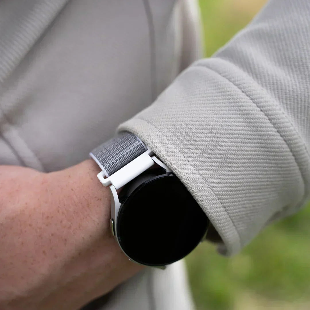 Šedý nylonový řemínek pro náhradní pás Garmin Venu 2s