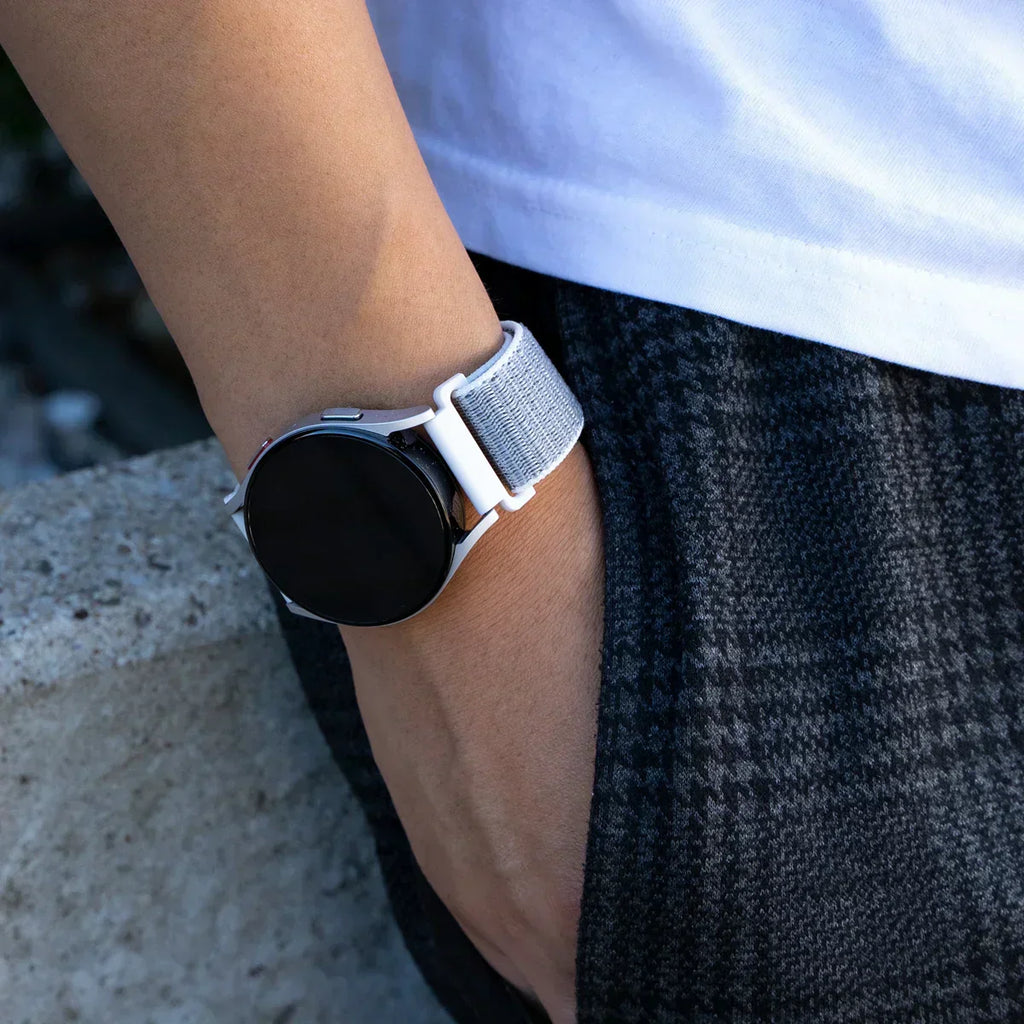 Grå nylonrem til Garmin Vivoactive 4S smartklokke