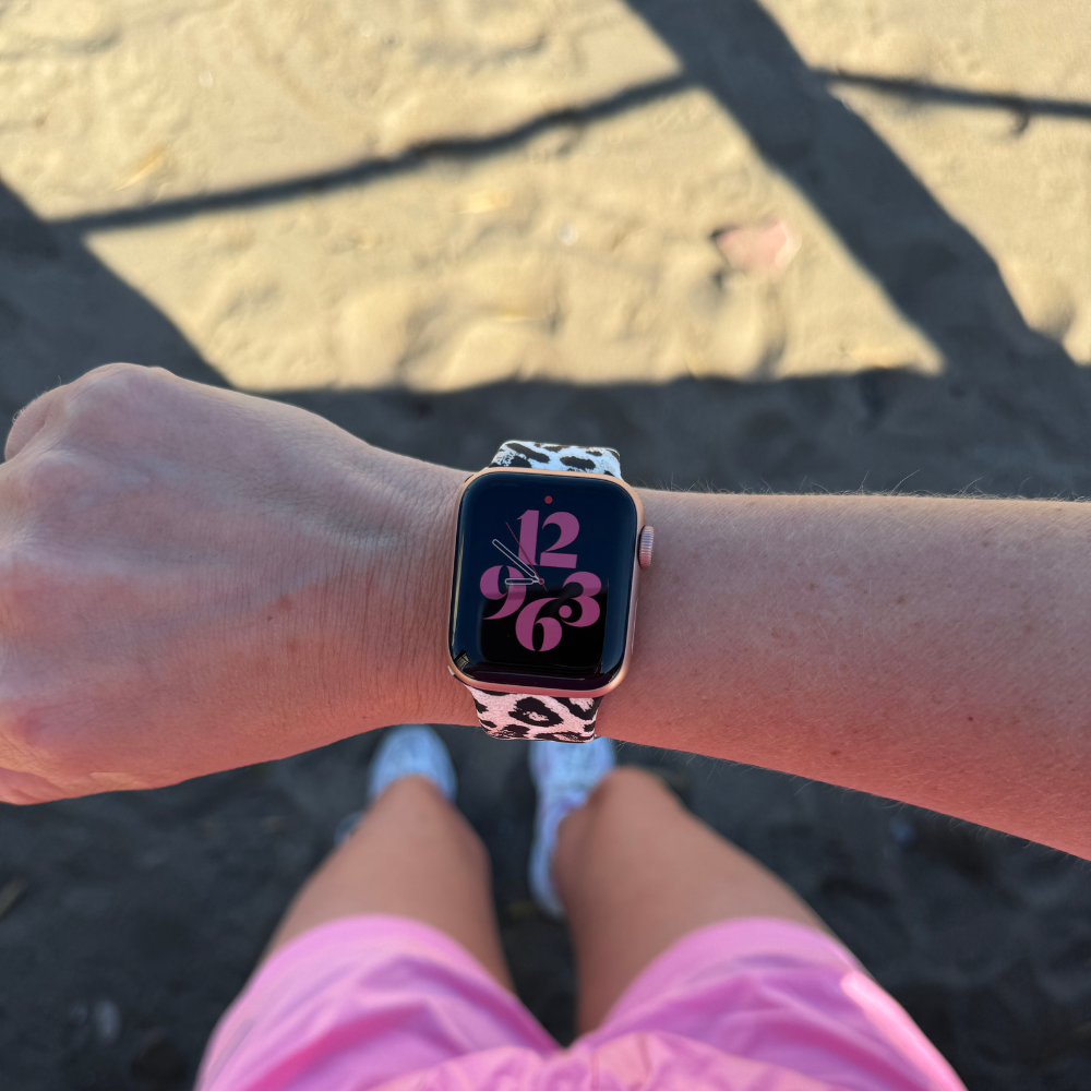 Náramek se vzorem šťastného leoparda pro Apple Watch Edition