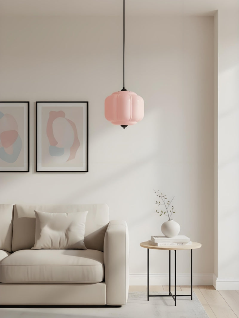 Pendellampa med skulpterad glaskupa | Ormexis