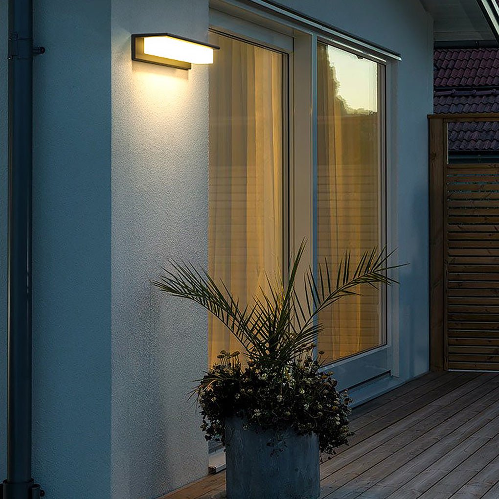 Seraphelle Architectural LED Sconce | Ormexis