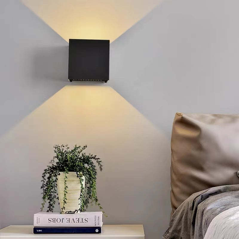 Lampă de perete pătrată pentru exterior, cu iluminare în sus și în jos, design modern, neagră, LED, pentru grădină | Ormexis
