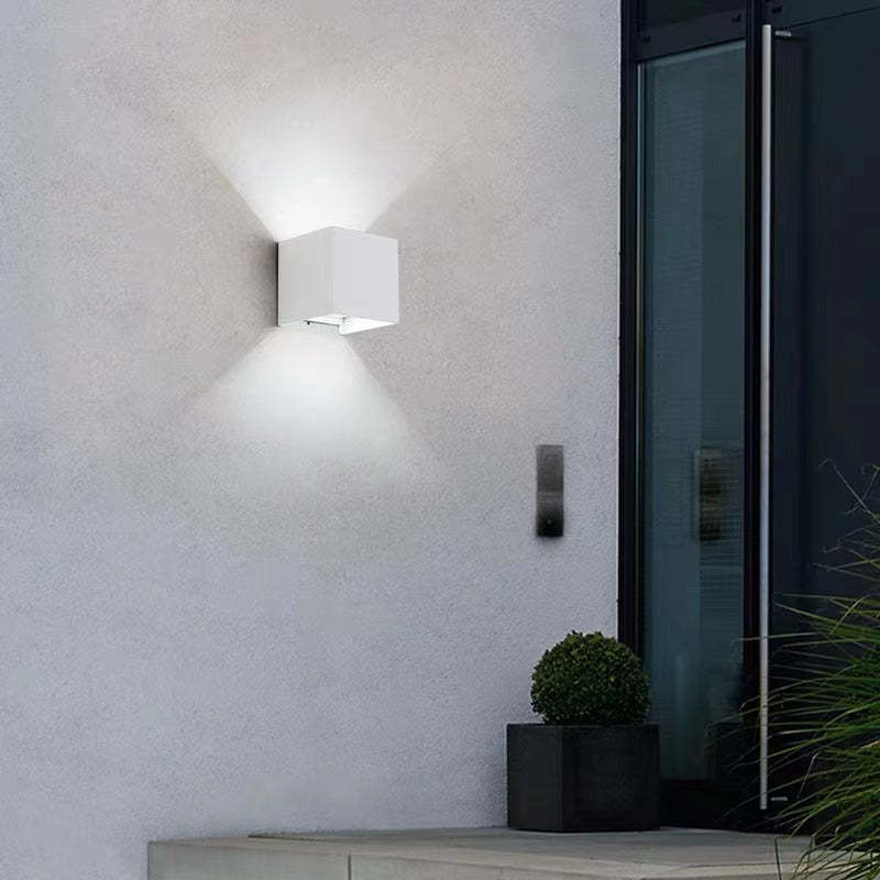Lampă de perete pătrată pentru exterior, cu iluminare în sus și în jos, design modern, neagră, LED, pentru grădină | Ormexis