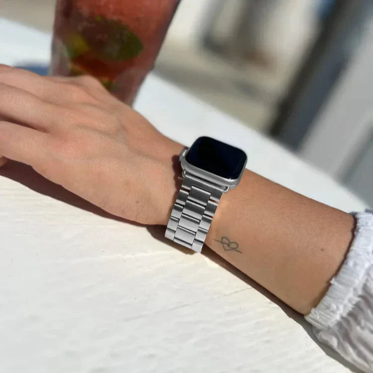 Nerezový řemínek Apple Watch se stříbrným povrchem pro Apple Watch