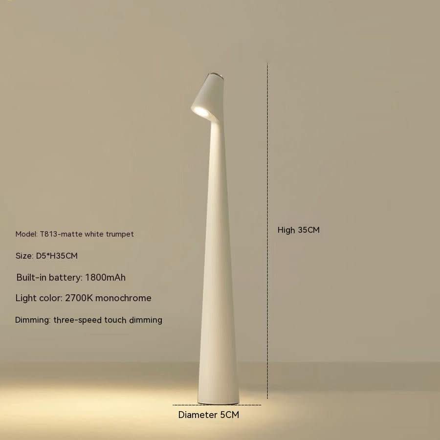 Lampada da tavolo ricaricabile NovaGlow con design contemporaneo e batteria a lunga durata