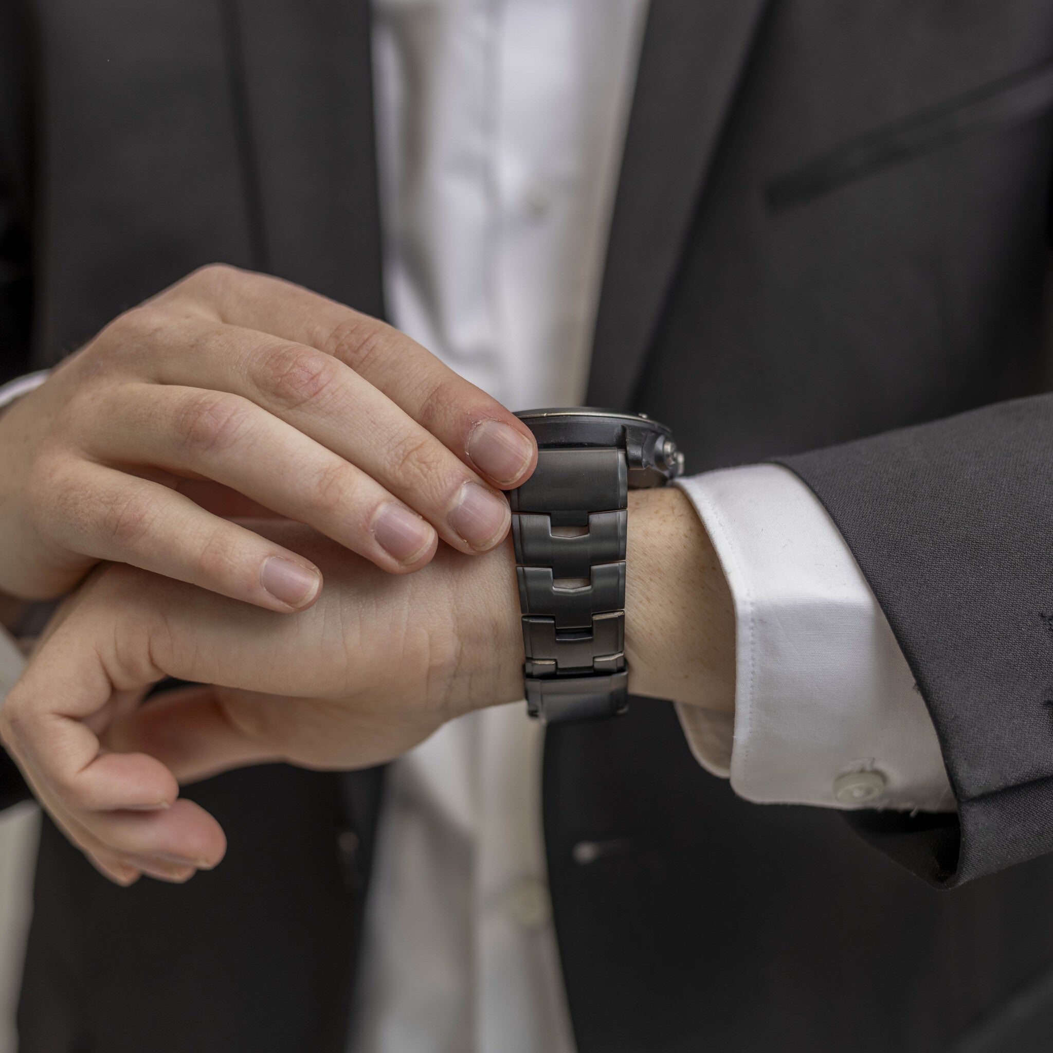 Garmin Fenix 5 Plus a Fenix 6 Pro černý titanový náramek
