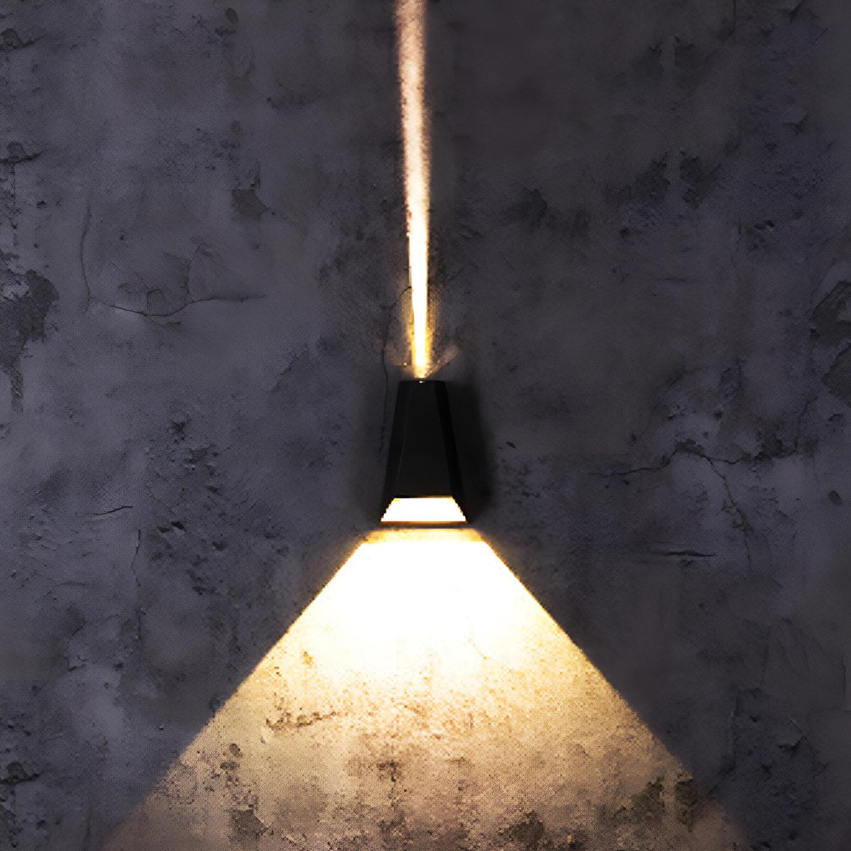 Skośna geometryczna lampa ścienna | Ormexis