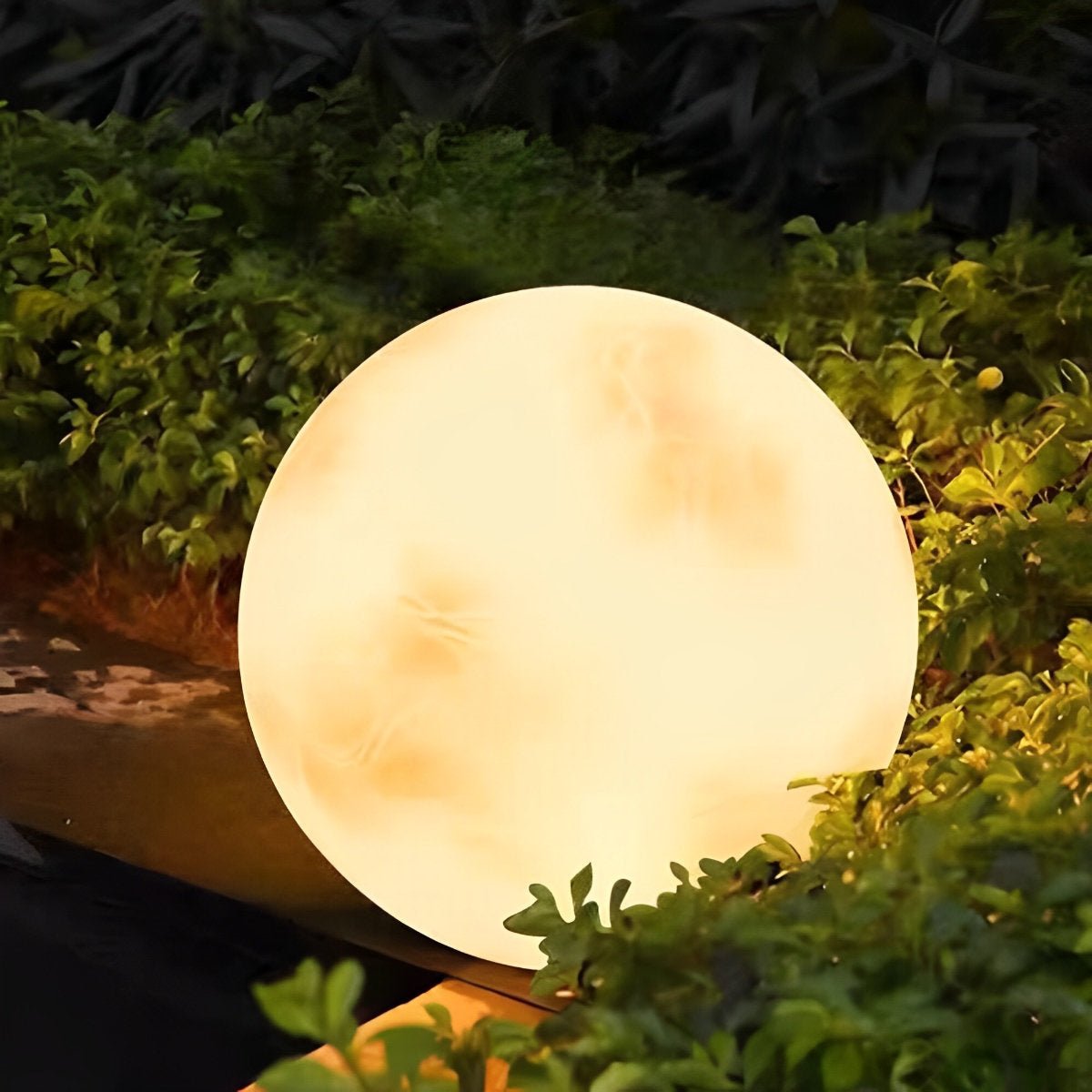 Zewnętrzna lampa w kształcie globusa Księżyca | Ormexis