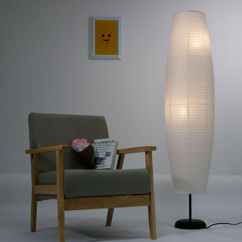 Biała papierowa lampa podłogowa w formie kolumny, w stylu nordyckim i japandi, inspirowana papierowym lampionem | Ormexis